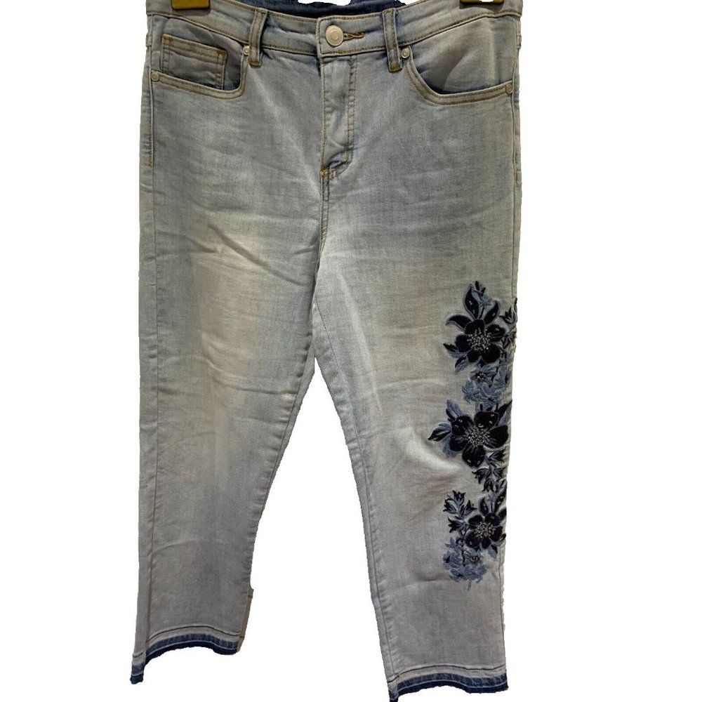Northern Reflections Women Size 8 Crop Straight floral Embroidered jeans 29 x 24